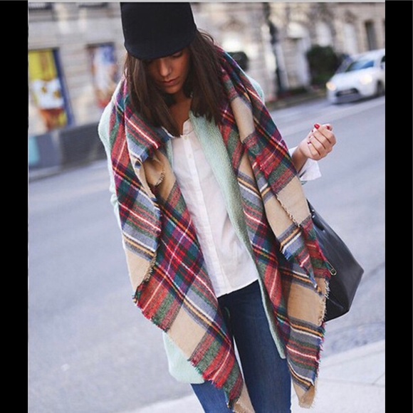 NWT Francesca’s Elegant Soft Oversized Plaid Wrap - Picture 12 of 13